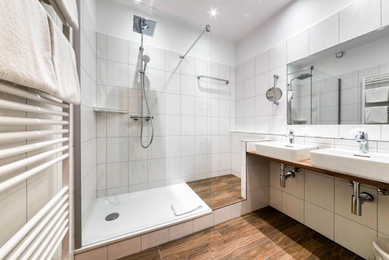 Hotel Krone Рилазинген-Ворблинген Экстерьер фото