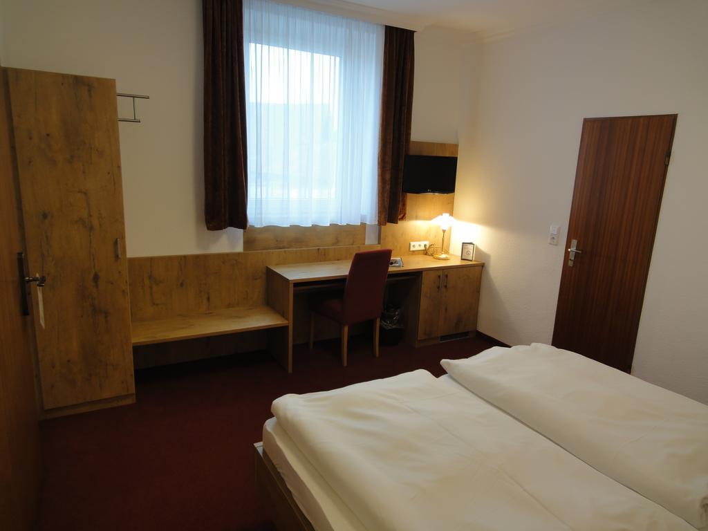 Hotel Krone Рилазинген-Ворблинген Номер фото