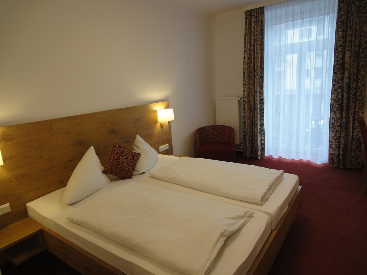 Hotel Krone Рилазинген-Ворблинген Экстерьер фото