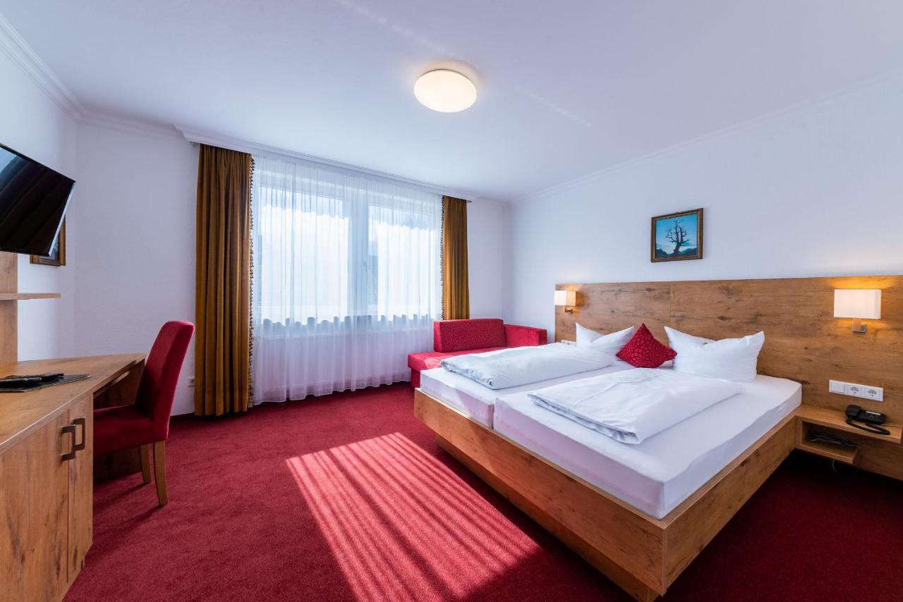 Hotel Krone Рилазинген-Ворблинген Экстерьер фото