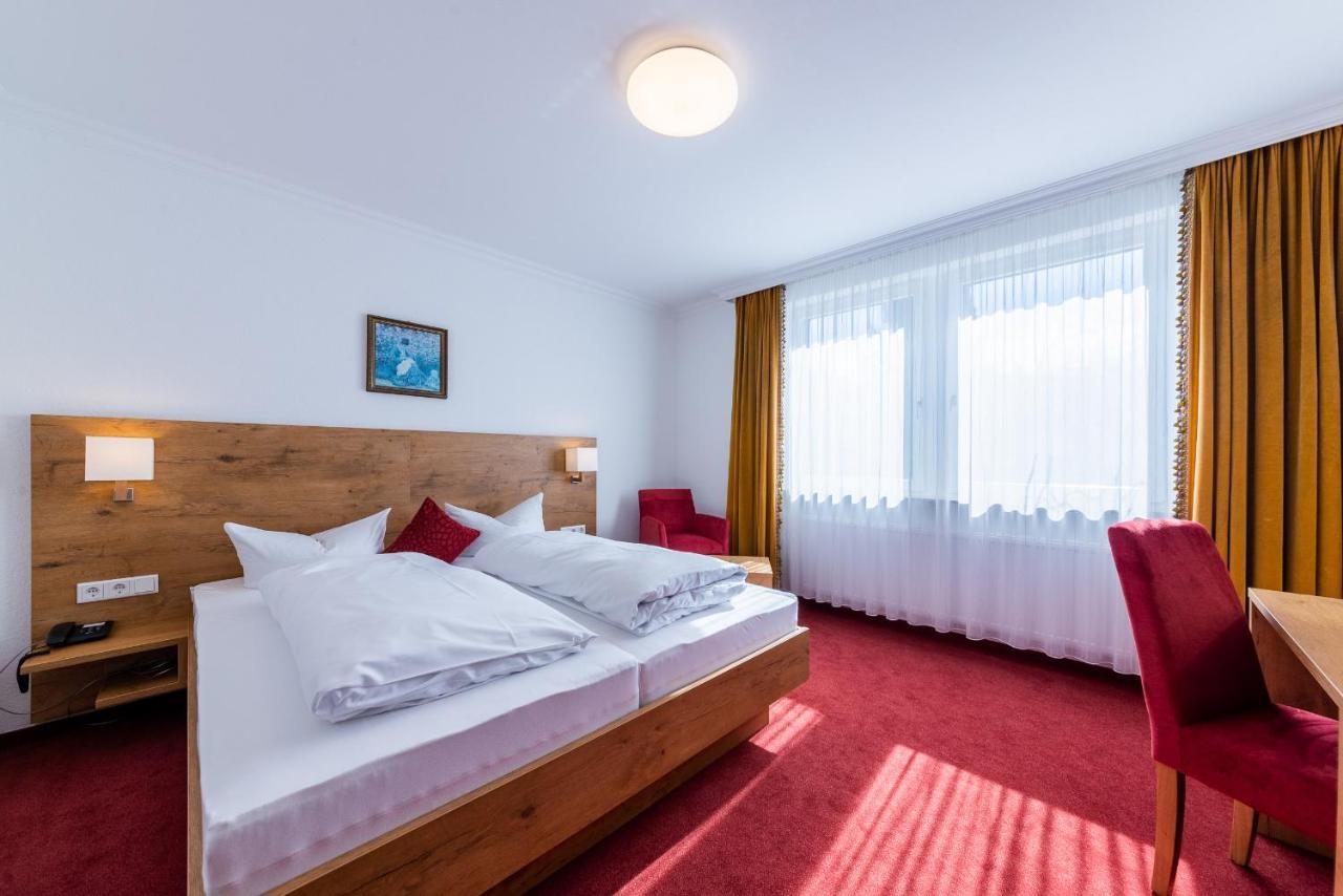Hotel Krone Рилазинген-Ворблинген Экстерьер фото
