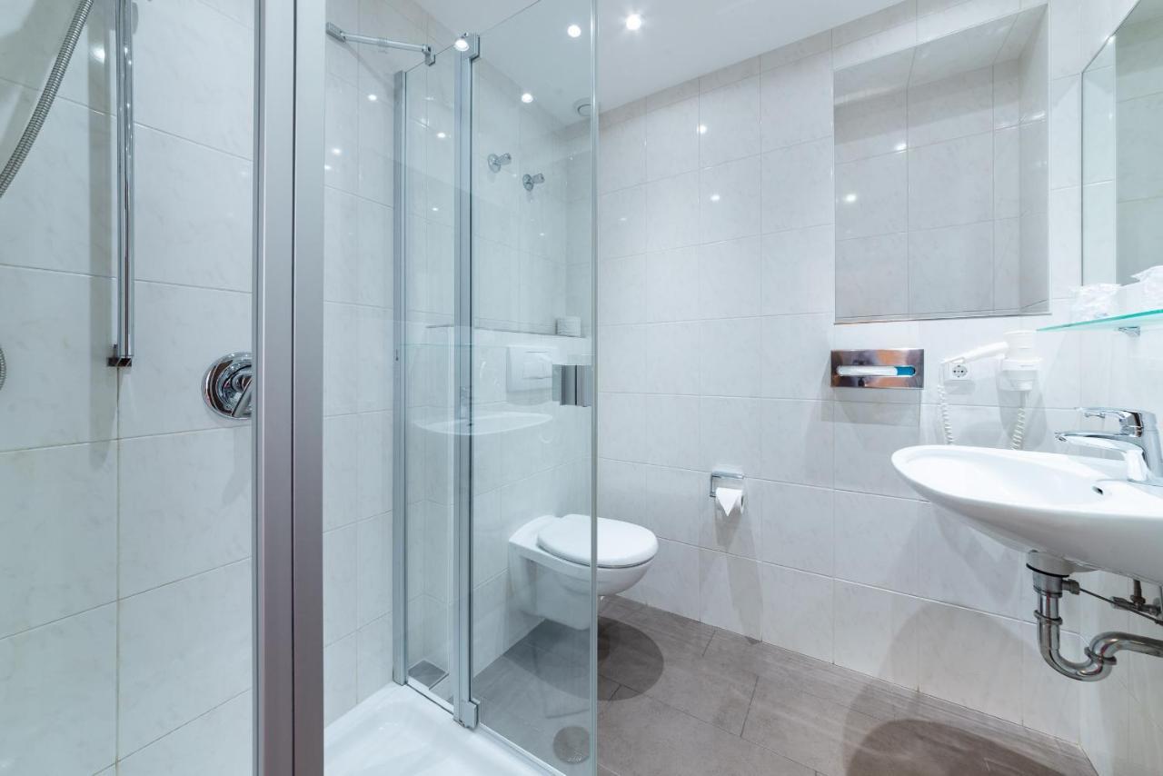 Hotel Krone Рилазинген-Ворблинген Экстерьер фото