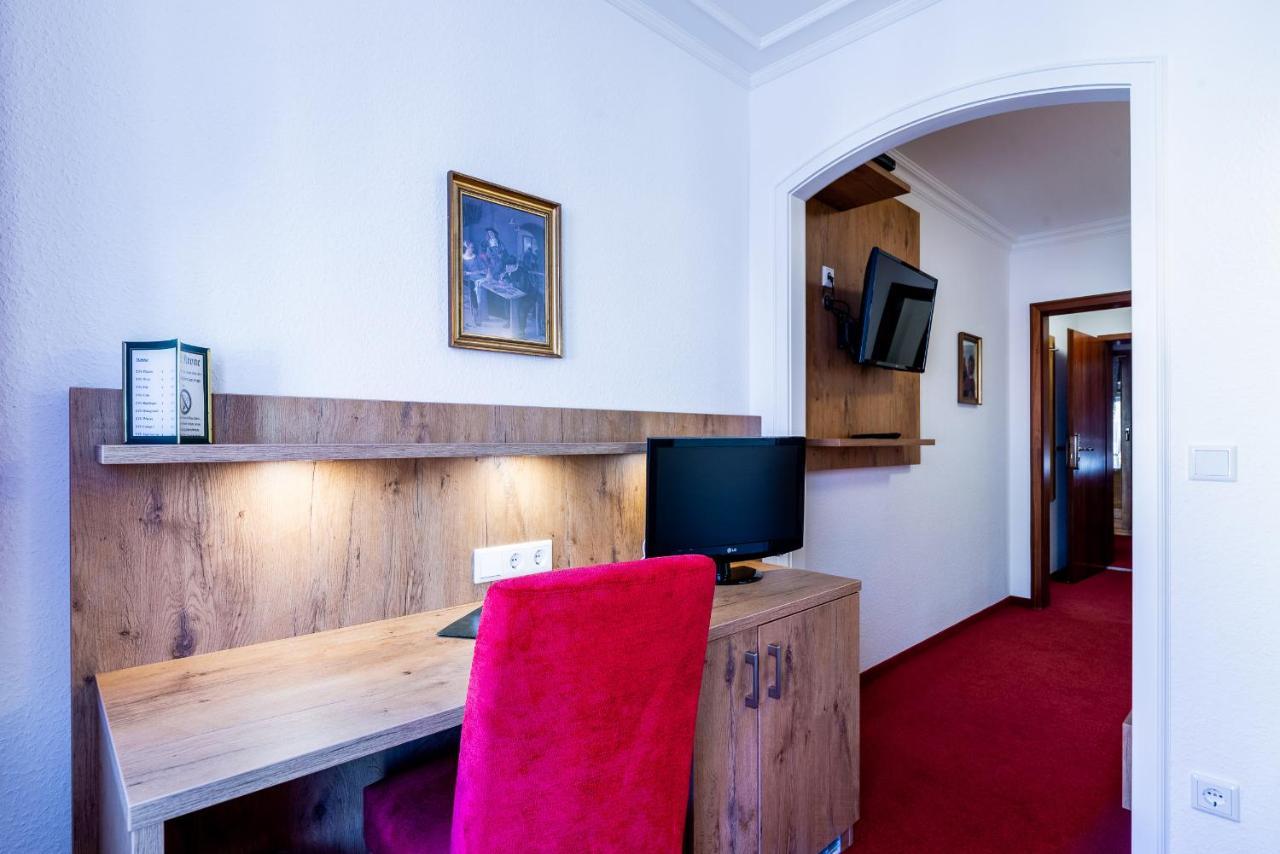 Hotel Krone Рилазинген-Ворблинген Экстерьер фото